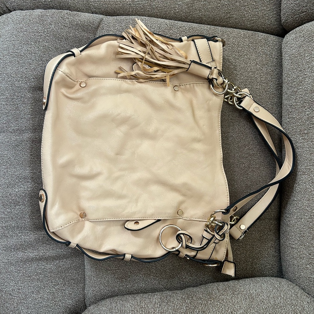 Elegant Cream Shoulder Bag